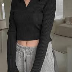 Stylish Crop Top Trendy Women Outfit